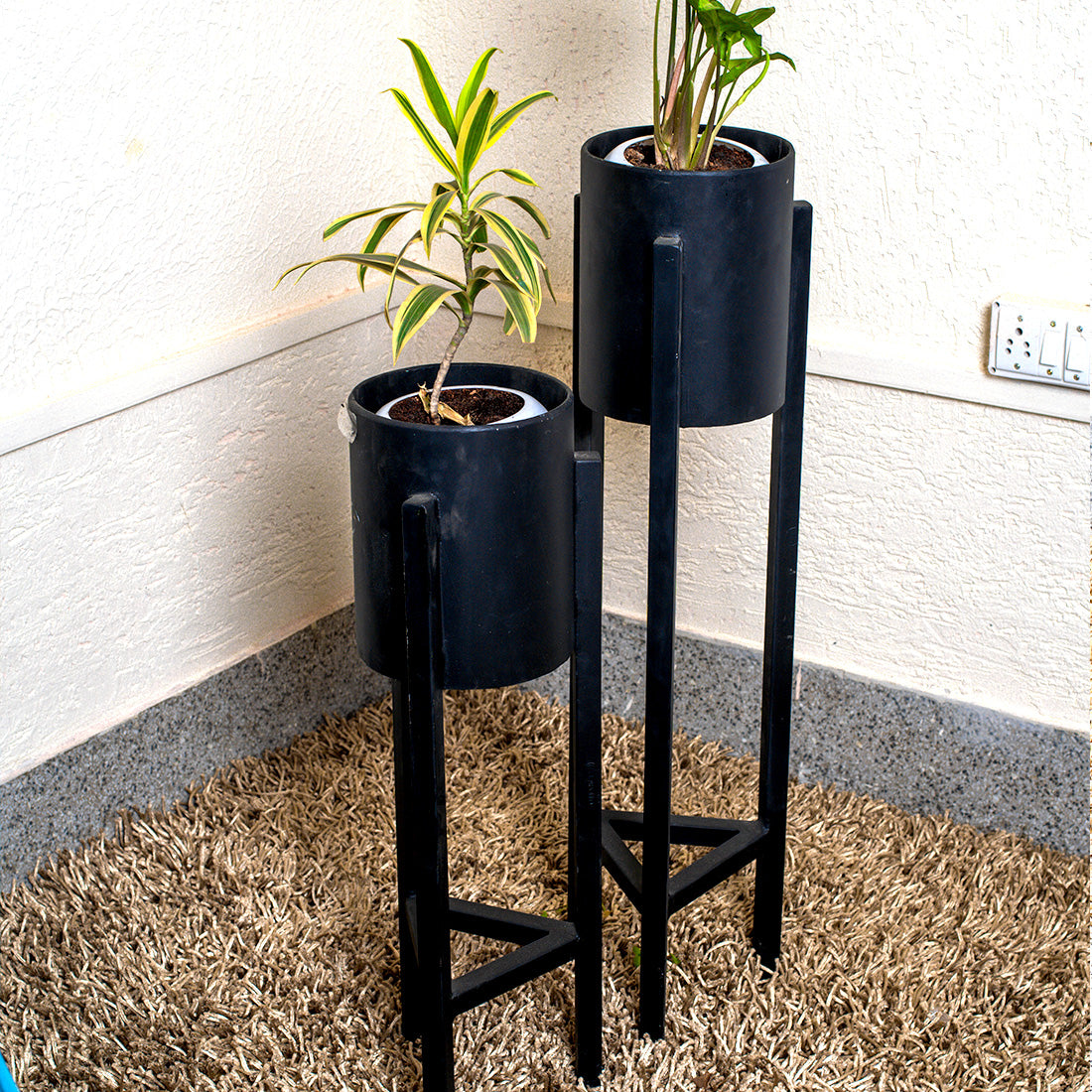 Plant Stand Set - 2-Piece Modern Metal Planter with Tall Metal Stand - Decorative Standing Flower Succulent Pot Holder, Indoor Outdoor Black