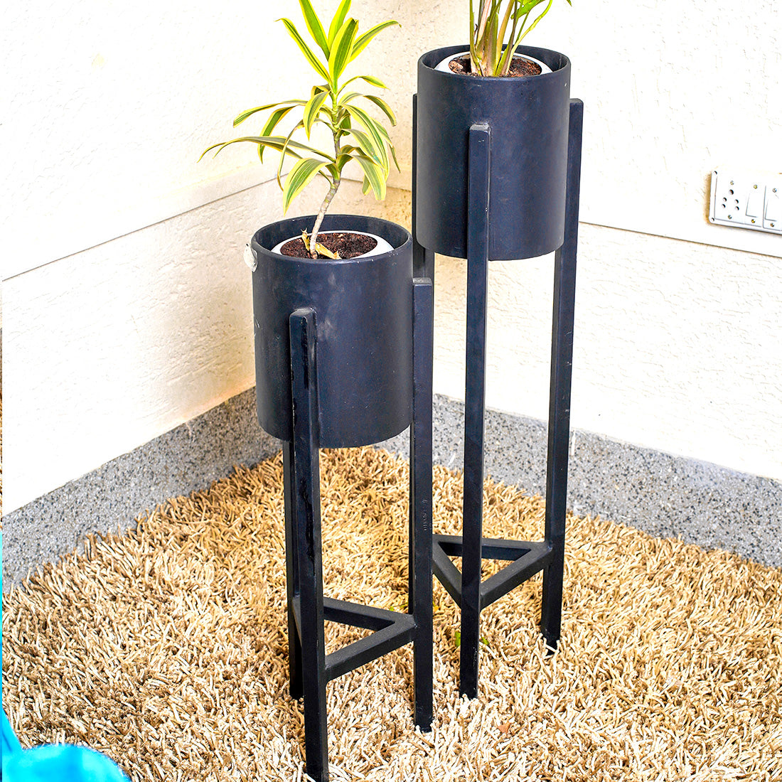 Plant Stand Set - 2-Piece Modern Metal Planter with Tall Metal Stand - Decorative Standing Flower Succulent Pot Holder, Indoor Outdoor Black