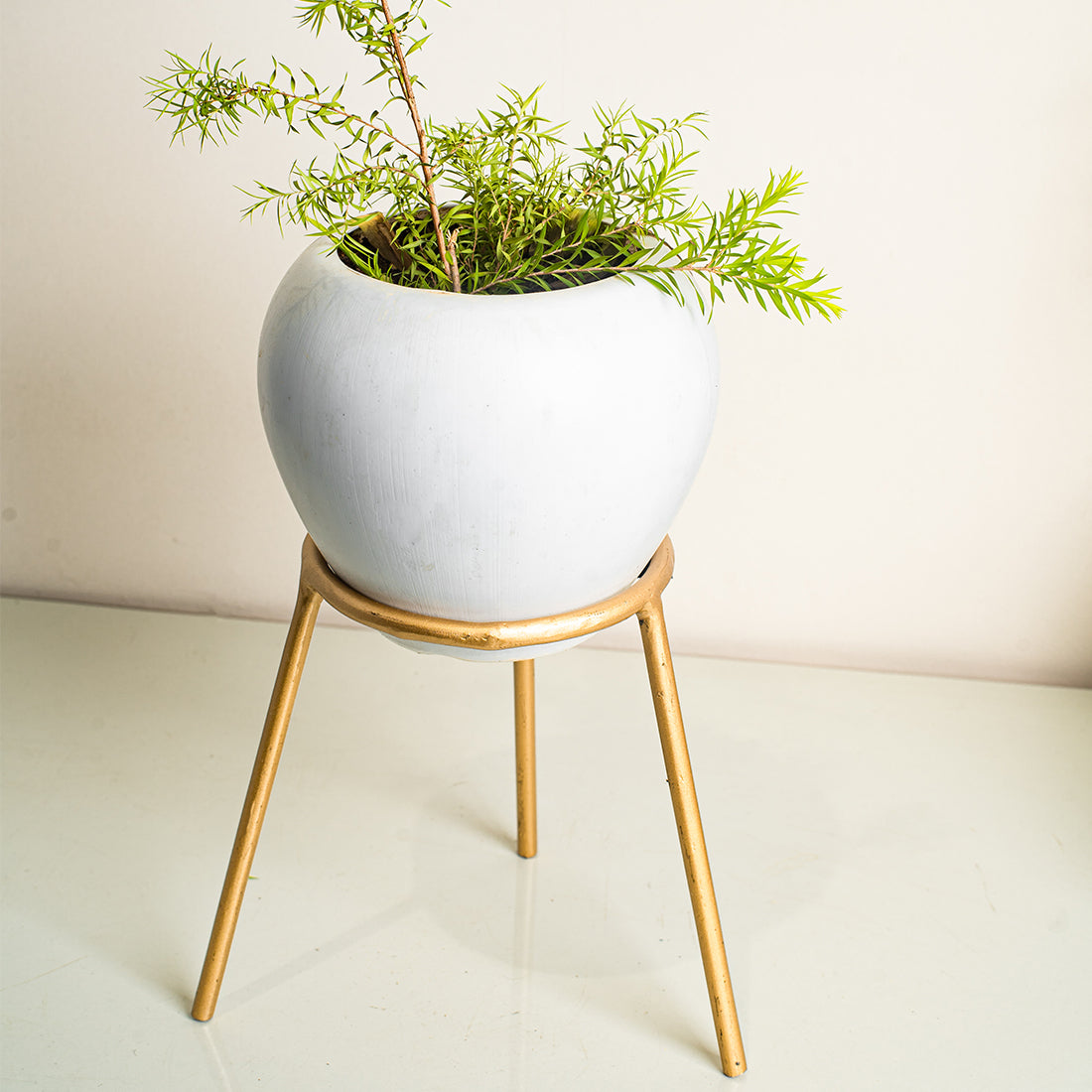 Metal Planters Long Round Gold Stand, Stylish Long Round Strong legs Perfect Stand For Planter indoor and Outdoor ( Planters Holder Stand - Set of 1)