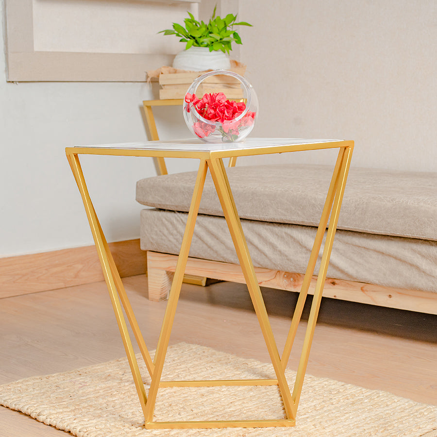 Coffee Table for Living Room ( with flower jar)